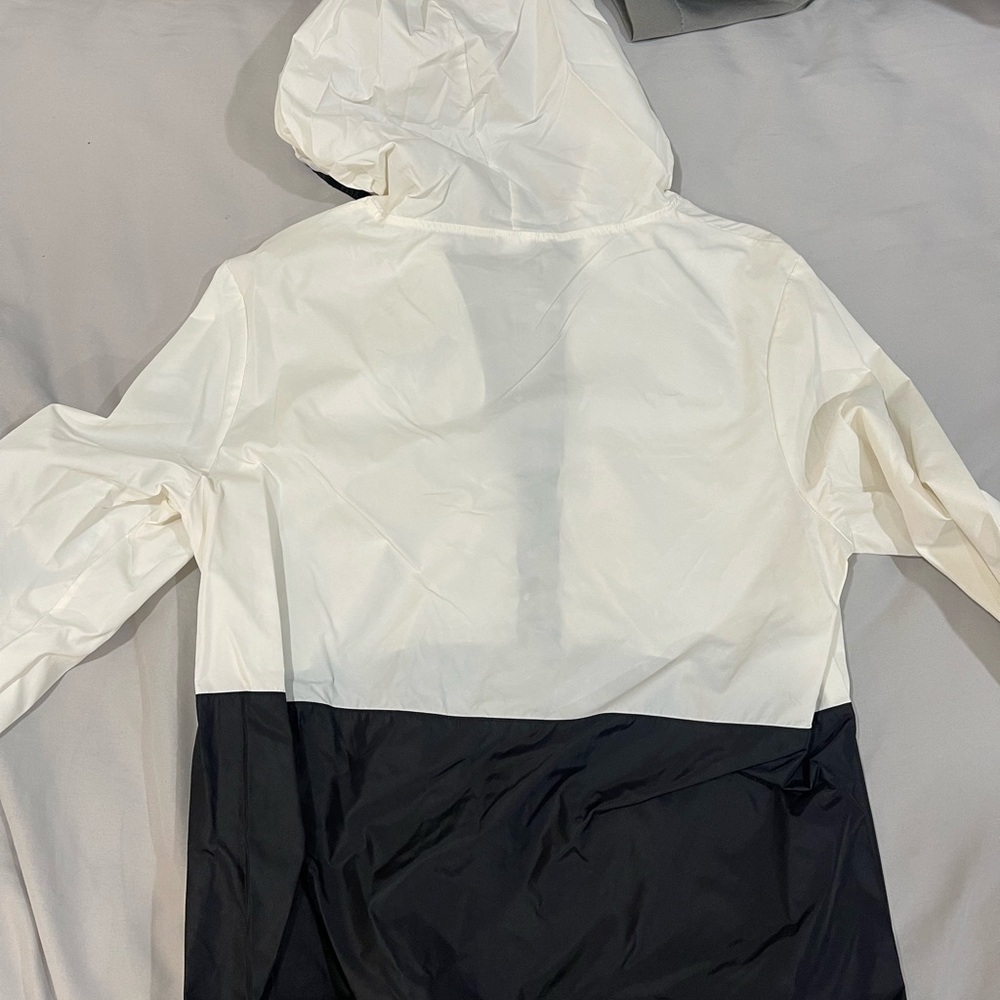 PINK Windbreaker - Picture 5 of 9